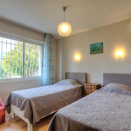 Bormes-les-mimosas Sleeps 8 Pool Air Con Wifi Semesterbostad Bormes-les-Mimosas