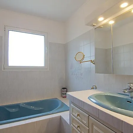 Semesterbostad Bormes-les-mimosas Sleeps 8 Pool Air Con Wifi *