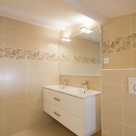 Bormes-les-mimosas Sleeps 8 Pool Air Con Wifi * Bormes-les-Mimosas