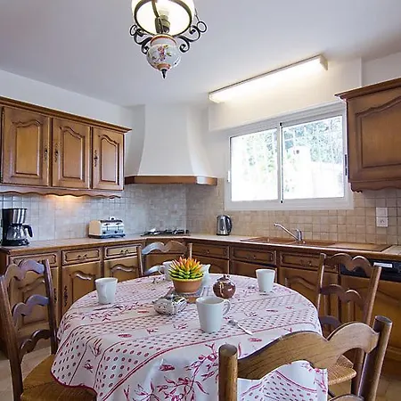 Hébergement de vacances Bormes-les-mimosas Sleeps 8 Pool Air Con Wifi *